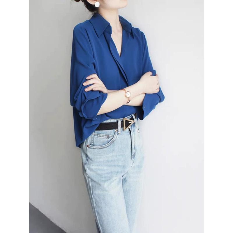 シャツ レディース ブラウス トップス 長袖 混 天然素材 ロイヤルブルー 春秋 通勤 オフィス 普段使い きれいめ 上品 エレガント 高級感 艶 光沢 滑らか ポロ襟 ボタン 無地 シンプル 事務服 仕事着 女性用｜フロントップ店