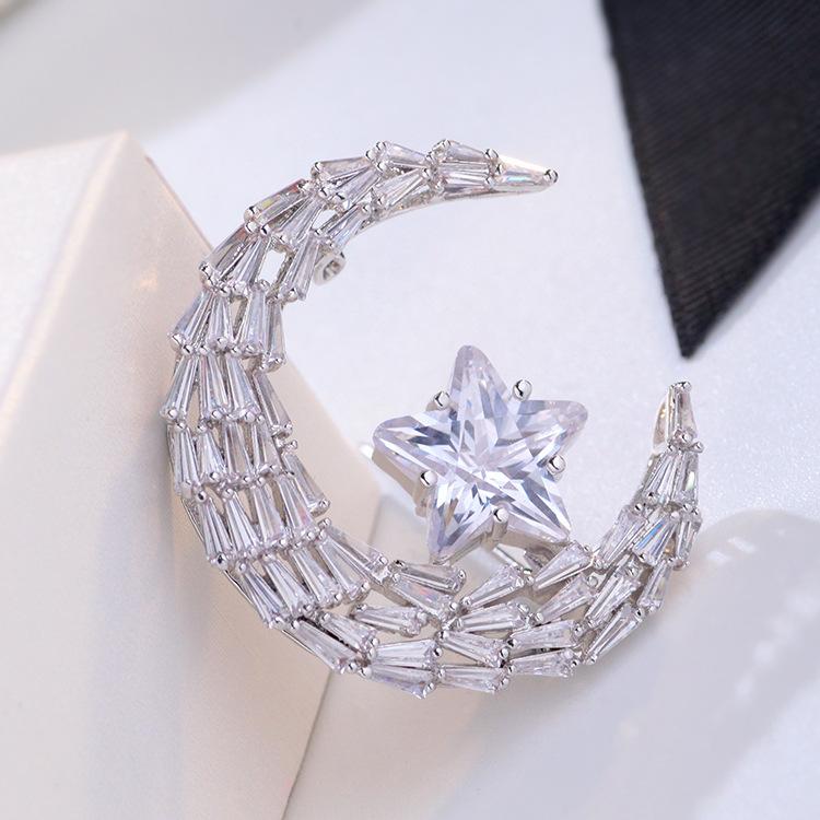 ブローチ レディース 星 月 三日月 スター ムーン 高級感 ピンバッジ コサージュ アクセサリー きれいめ 上品 フォーマル 結婚式 パーティー 入学式 コート ジャケット カーディガン アウター スーツ 胸飾り ホワイトゴールド ジルコニア ラインス