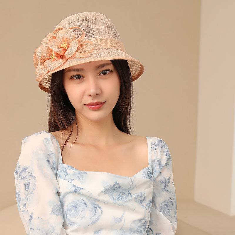 ハット レディース 帽子 麻 リネン 春夏 紫外線対策 UVカット 日除け 遮光 通気性 エレガント レトロ 英国風 フラワーモチーフ 花飾り フェミニン 淑女 結婚式 パーティー リゾート 白 アプリコット 黒 56-58cm｜フロントップ店