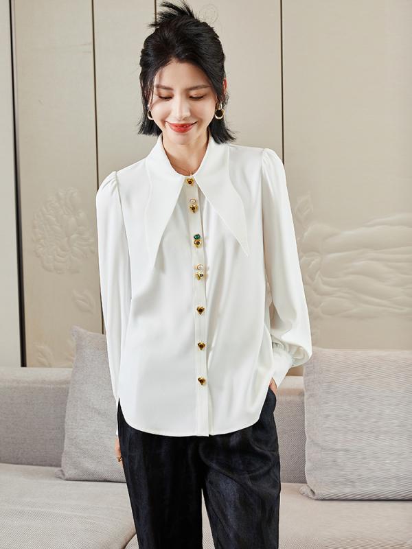 ブラウス レディース シャツ トップス 長袖 春秋 通勤 オフィス 事務服 襟 ハート型 ゴールド ボタン ゆったり きれいめ エレガント フレンチスタイル 高級感 無地 ポリエステル 着回し 上品 30代 ホワイト ブラック