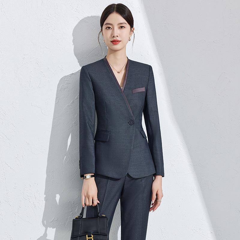 スーツ レディース セットアップ 長袖 ノーカラー 高級感 秋冬 通勤 オフィス 接客 事務服 ブラック ネイビー ダークグレー ポリエステル レーヨン ビジネス フォーマル パンツ スカート エレガント きれいめ 無地
