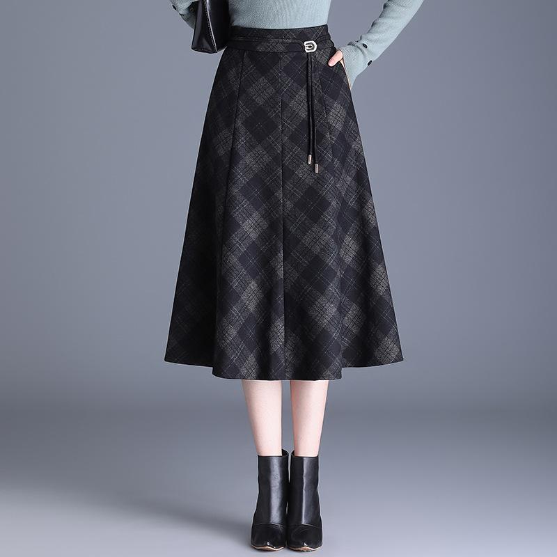 スカート レディース Aライン ロング チェック柄 ハイウエスト プリーツ フレア 通勤 事務服 オフィス 秋冬 着痩せ 細見え ドレープ きれいめ 上品 高級感 ポリエステル 伸縮性 メタル装飾 グリーン
