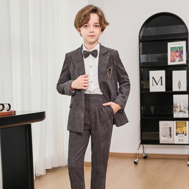スーツ 男の子 キッズ セットアップ フォーマル 礼服 上下セット ジャケット パンツ ズボン シャツ 蝶ネクタイ 英国風 おしゃれ かっこいい 結婚式 発表会 演奏会 秋冬 グレー ブラック ワインレッド ポリエステル 襟 無地 ボタン 高級感