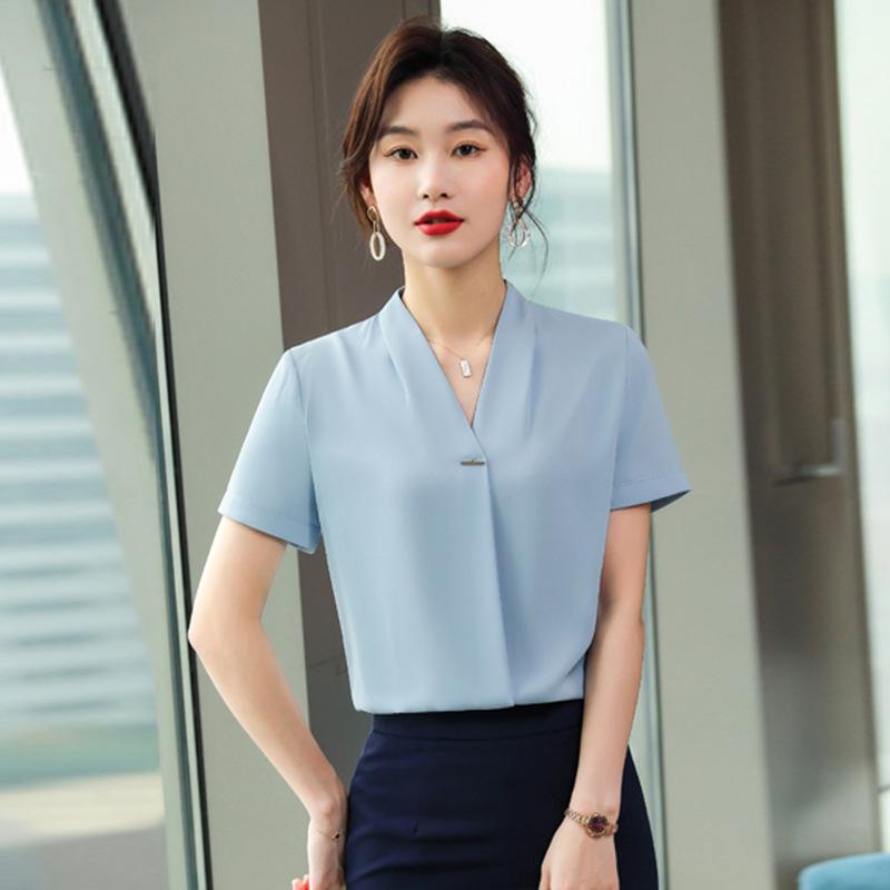 シャツ レディース 半袖 Vネック 春夏 シフォン ブラウス トップス オフィスカジュアル 通勤 事務服 スリム 細見え きれいめ 高級感 ポリエステル ホワイト ブルー アプリコット セットアップ スカート パンツ