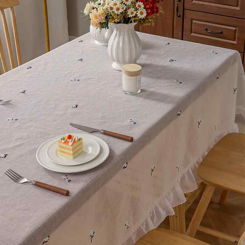 テーブルクロス 愛くるしい 猫柄 刺しゅう 防塵 飾りつけ フラウンス 文字記号 夕ご飯用 取りまかなう 矩形 ポリエステル 今めかしい 分かりやすい 上滑り打ちきり 室内装飾 毛の荒物 ちゃぶ台 うつり変わり 雑貨 今めかしい 自然的