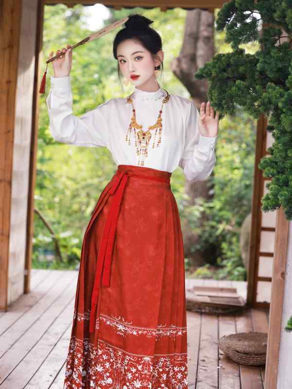漢服 レディース セットアップ 民族衣装 中華服 漢服 スタンドカラー シャツ 長袖 ロングスカート マミェンロン 花柄 プリント ポリエステル エレガント レトロ ヴィンテージ風 上下セット 秋冬 白 赤 ホワイト 華やか 普段使い お呼ばれ