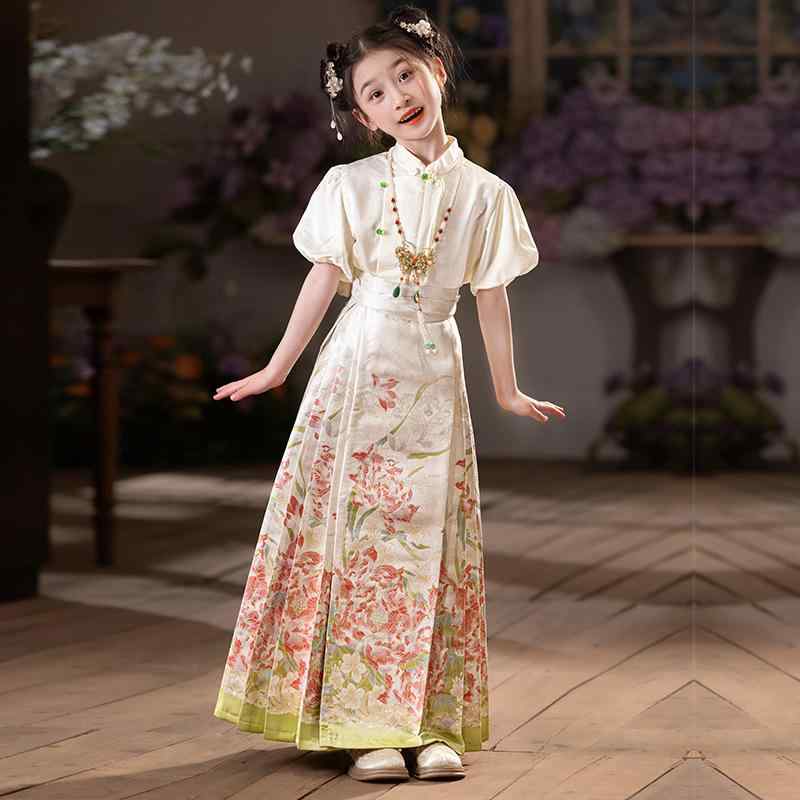 セットアップ うしろ帯 赤ちゃん 漢服 筋目スコート 中国風 明代表現スタイル 唐装 トップス 白 春夏 花柄 ポリエステル パステル色の 言い慣わし的 御召しもの お出かけ 告げ知らせる会 催し物 可愛らしい 心地好い 民族御召しもの