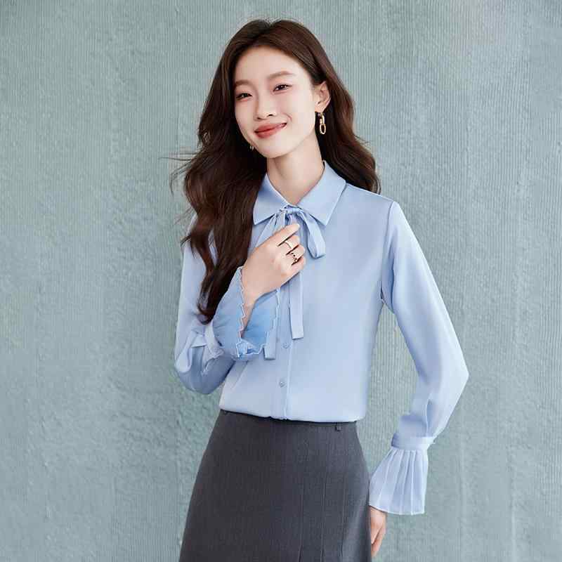 ブラウス レディース 長袖 シャツ シフォン トップス 秋冬 ブルー ホワイト オフィス 通勤 事務服 きれいめ 上品 エレガント スリム 無地 ポロカラー 前開き ボタン ポリエステル 柔らかい 透け感 フェミニン デイリー