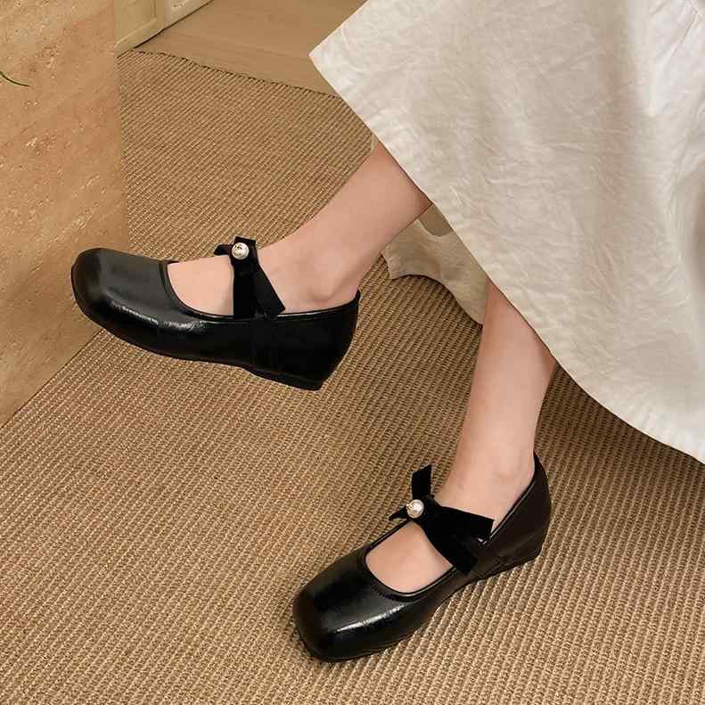 メリージェーン レディース ヴィンテージ風 ブリティッシュスタイル フレンチ リボン ラウンドトゥ インヒール 厚底 3-5cm パンプス ローファー 革靴 普段使い 通勤 春夏 無地 合成革 PUレザー デイリー 韓国ファッション 黒 ブラウン アプ