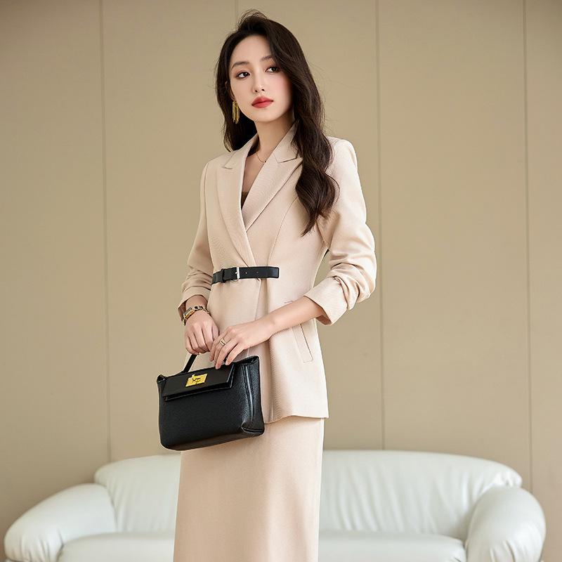 スーツ レディース セットアップ ジャケット スカート 長袖 2点セット ビジネス 通勤 フォーマル 事務服 制服 エレガント 上品 春秋 ポリエステル 無地 膝丈 ブラック アプリコット 黒 きれいめ オフィスカジュアル