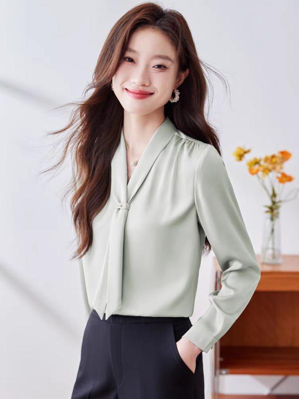 ブラウス レディース 長袖 トップス シャツ シフォン ボウタイ リボン 事務服 通勤服 オフィス 上品 高級感 形態安定 ノーアイロン Vネック 無地 シンプル 春夏 ホワイト ピンク グリーン きれいめ 大人