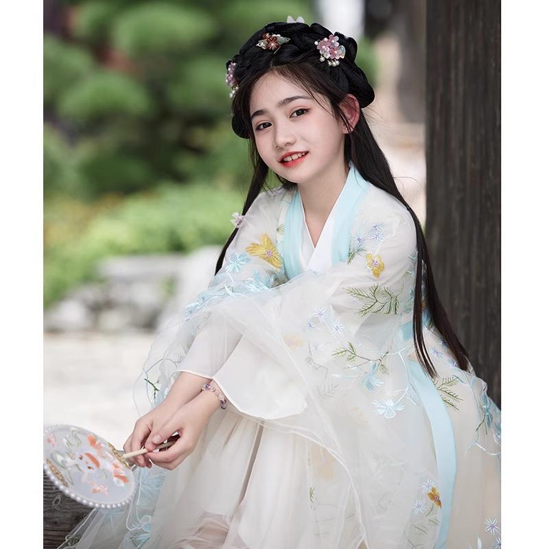 漢服 女の子 子供 キッズ 中国 民族衣装 セットアップ スカート 長袖 秋冬 花柄 スカイブルー 淡い青 仙女スタイル 妖精風 レトロ 柔らかい ポリエステル かわいい プリンセス お出かけ 発表会 七五三 記念撮影 伝統的 コスチューム ステージ用