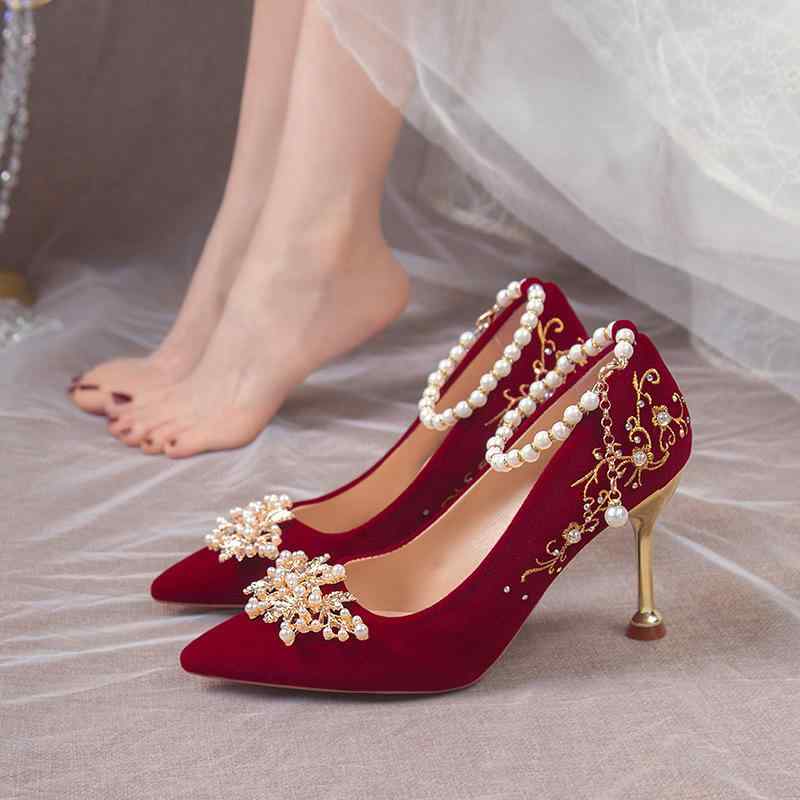 パンプス レディース ポインテッドトゥ ピンヒール 赤 レッド 結婚式 ブライダル 披露宴 スエード調 履きやすい プレーン 無地 華やか エレガント 高級感 オールシーズン 婦人靴 フォーマル 妊婦 シンプル