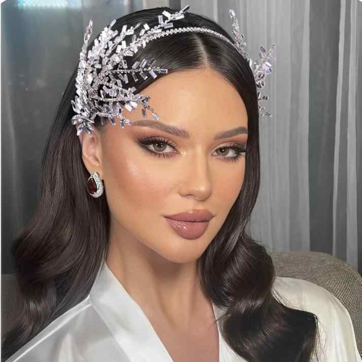 カチューシャ レディース ヘアアクセサリー ヘッドドレス シルバー ラインストーン ジルコニア 二列 チェーン スクエア 花嫁 ブライダル 結婚式 披露宴 二次会 パーティー フォーマル 髪飾り 合金 秋冬 華やか 高級感 大人 エレガント 欧米風