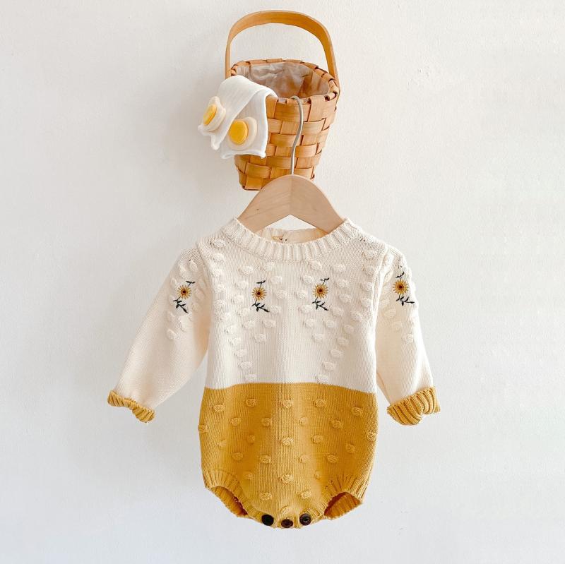 ロンパース ベビー 女の子 赤ちゃん ひまわり 刺繍 ニット セーター ボディスーツ カバーオール 春夏 長袖 綿 コットン 前開き ボタン かわいい カジュアル 普段着 出産祝い 新生児 アプリコット