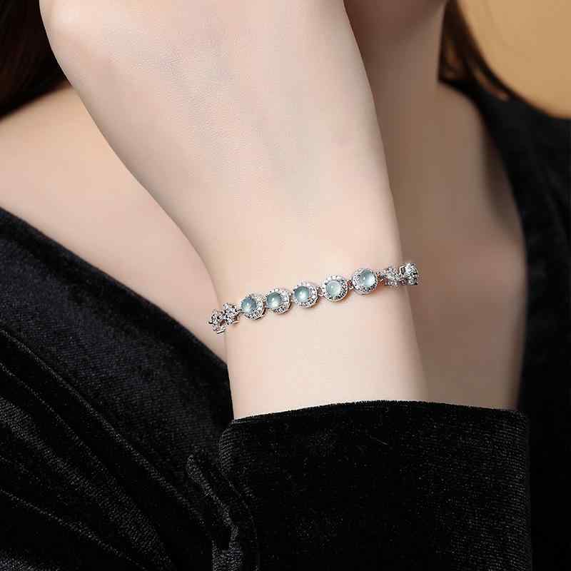 ブレスレット レディース 天然石 翡翠 藍 ブルー シルバー アクセサリー ジュエリー 腕輪 チャイナ風 モダン オリエンタル エスニック 幾何学 洗練 清楚 華奢 細身 普段使い お出かけ 上品 高級感 爽やか 宝石 癒し