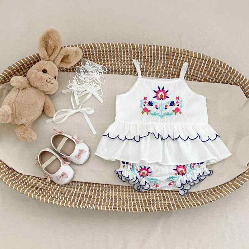 セットアップ ベビー 女の子 春夏 中華風 チャイナテイスト 刺繍 カットワーク プリンセス かわいい おしゃれ キャミソール トップス ショートパンツ 綿 コットン 涼しい 薄手 通気性 普段使い オフホワイト 花柄