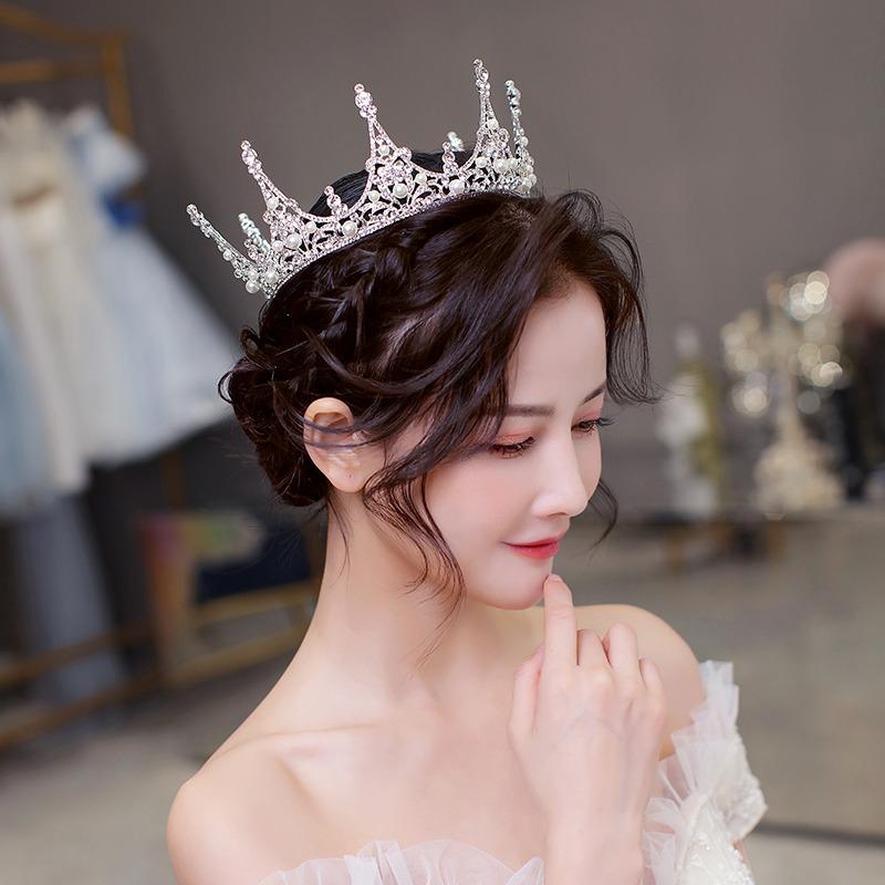 ティアラ レディース クラウン 王冠 ヘアアクセサリー ヘッドドレス 髪飾り 花嫁 ウェディング ブライダル 欧米風 バロック風 結婚式 披露宴 前撮り エレガント 高級感 パール パール ラインストーン ビジュー シルバー ホワイト 春夏