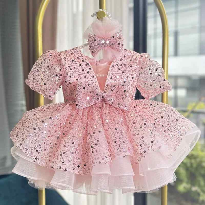 御召しもの うしろ帯 衣装 キッズ 赤ちゃん 御姫様 パフ捩り シュロの葉 スパンコール ドクウツギ チュールスカート ふんわり フォーマル 告げ知らせる会 華燭の典 寄りあい オール時節 サクラ色 可愛らしい 今めかしい 膝丈 ポリエステル