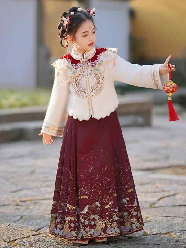 セットアップ 女の子 キッズ 子供 チャイナドレス プリーツスカート ショール 秋冬 レッド 赤 長袖 中国風 伝統 民族衣装 上品 かわいい お正月 七五三 結婚式 発表会 ポリエステル 模様 レトロ