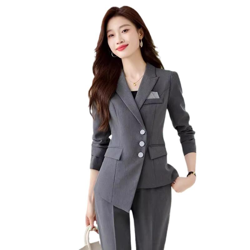 パンツスーツ レディース セットアップ テーラードジャケット 長袖 上下 2点 ビジネス 通勤 オフィス 事務服 上品 洗練 エレガント 春秋 ポリエステル 無地 グレー ネイビー ブラック シンプル 40代