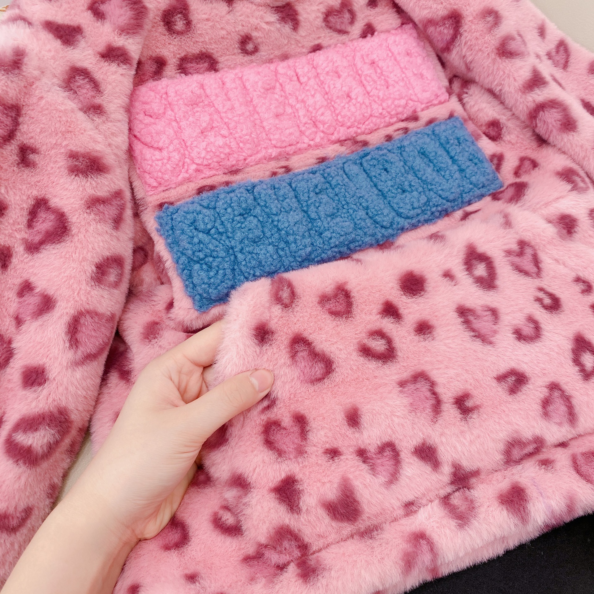 子供用パーカーフード付きトップスファッション女の子のセーター子供用ヒョウ柄のパーカー暖かいプルオーバー大きな子供用セーター子供服