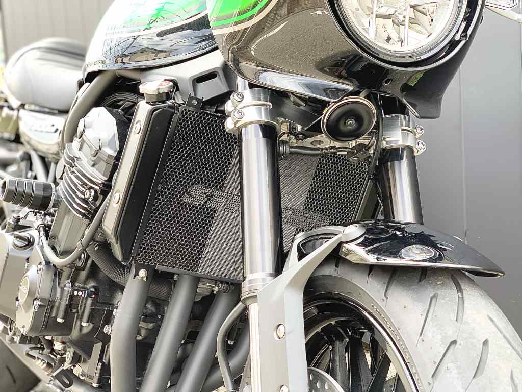ストライカー Z900RS ラジエターサイドシュラウド カーボン 〜2020 Amazon | ストライカー(STRIKER) ラジエター サイドシュラウド