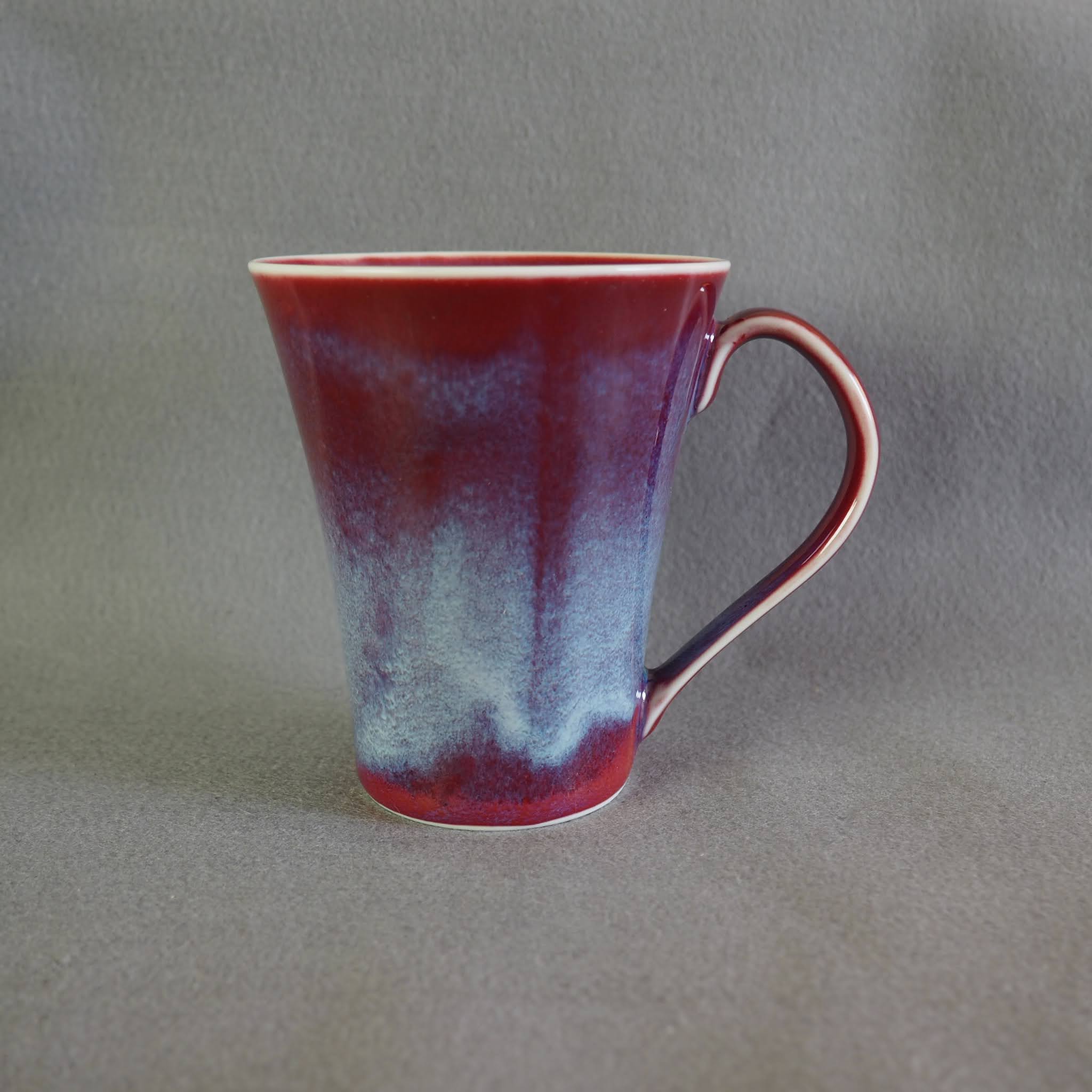 有田焼 マグカップ 辰砂 ワインレッド 赤 高級 贈り物 ギフト プレゼント 有田焼き 軽量 保温 スリム 真右ェ門 海 保温 冷めにくい おしゃれ 普段使い 還暦 米寿 年配 老人 施設 病院 内祝い お返し 父 母 母の日 父の日 お歳暮