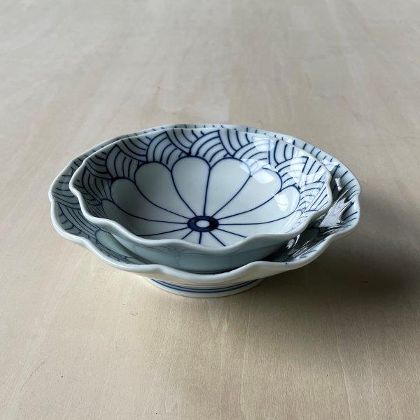 有田焼　染付　菊型　小鉢　5客　C　6186 有田焼 染付薄渕 菊割小鉢(大/青) 10.8cm 親和伯父山窯の通販