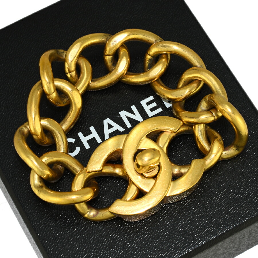 CHANEL チェーンブレスレット 即発 CHANEL メタル & ストラス プレート & レザー ブレスレット