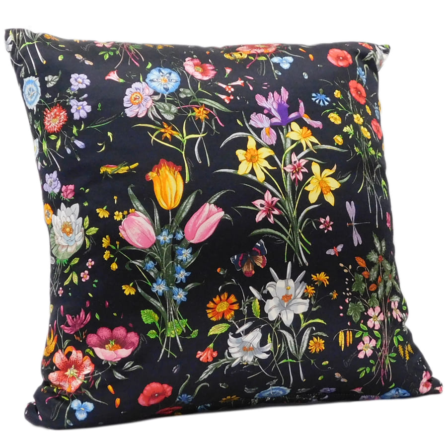 【中古】グッチ 座布団 マルチ色合い系 人絹×絹地 植物相 花柄 着飾る GUCCI[貨物輸送無料]