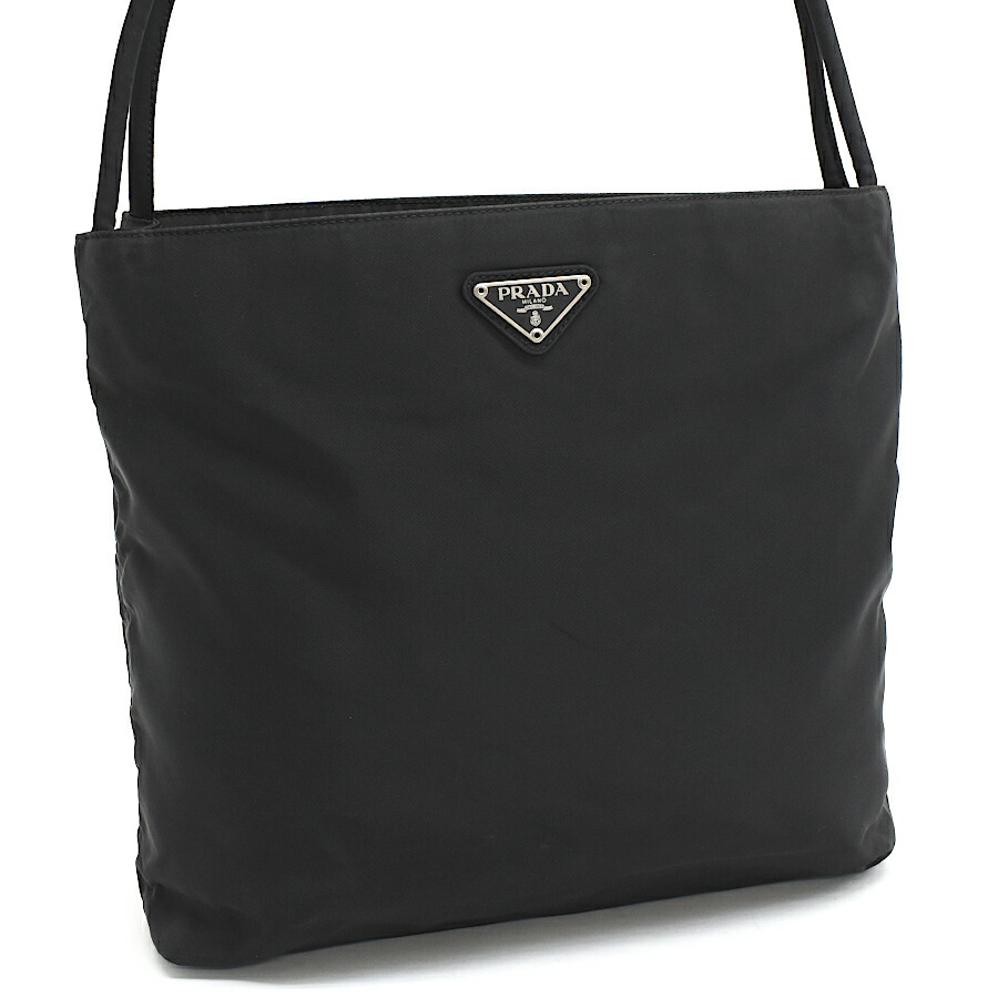 【中古】プラダ ショルダーバッグ ナイロン 黒いこと しろがね色金具 ３角形ロゴタイプ PRADA[貨物輸送無料]
