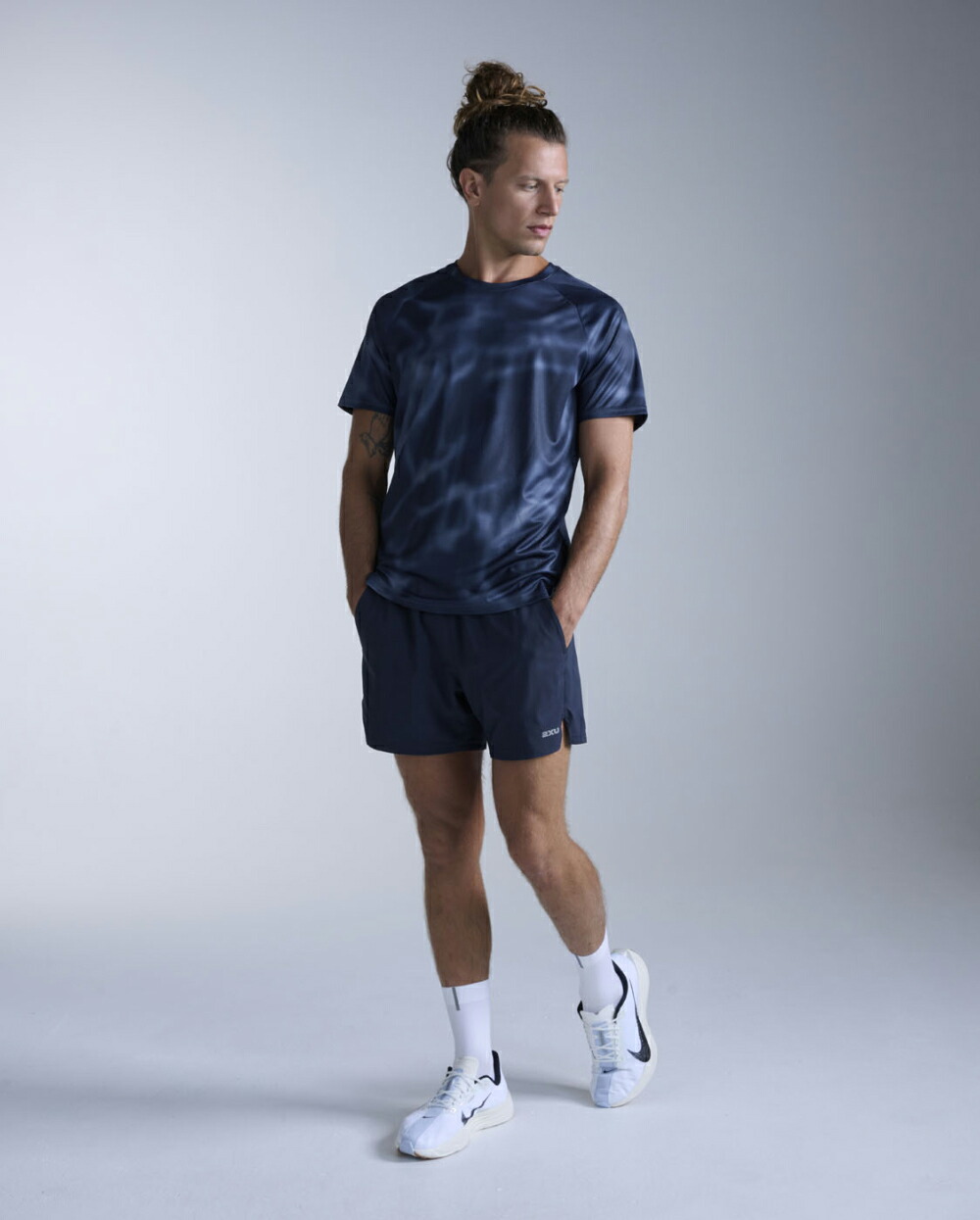 2XU ツータイムズユー メンズ エアロTシャツ AERO TEE 半袖 通気性 軽量 反射性ロゴ ランニング トレーニング MR7441A MDM/SRF メール便