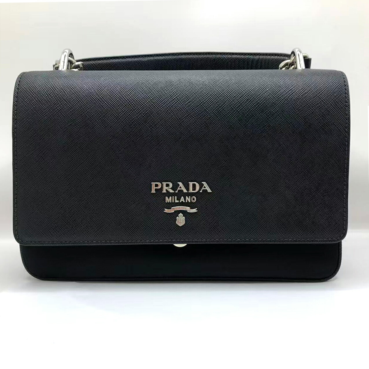 【中古】プラダ ショルダーバッグ チェーンショルダーバッグ サフィアーノ レザー ナイロン ブラック 黒 シルバー金具 PRADA レディース ポシェット クロスボディバッグ フラップバッグ バック BAG ブランド