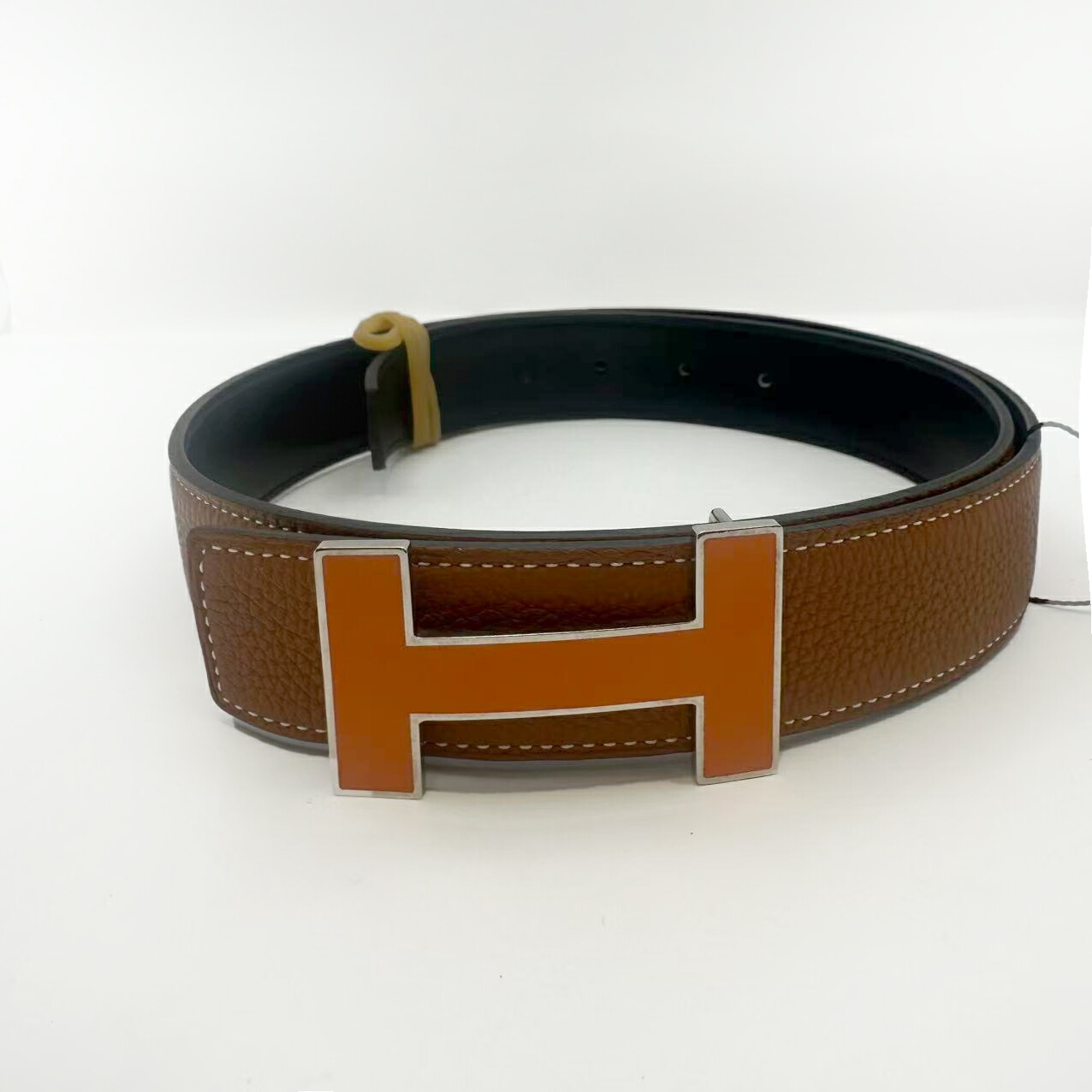 【中古】エルメス HERMES H胴締め コンスタンス リヴァーシブル 80糎 トゴ ボックスカーフ 赤銅色 黒いこと オレンジ色 漆 バックル しろがね色金具