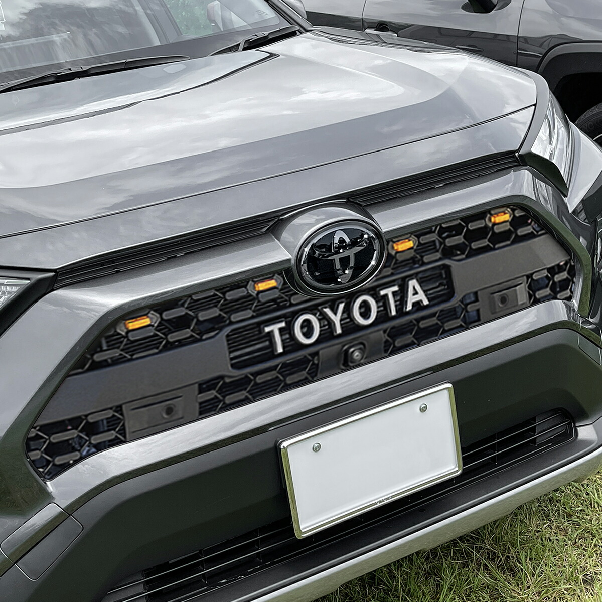 【楽天市場】RAV4 50系 標準グレード パーツ タコマグリル フロントグリル 4連グリルLED TOYOTAエンブレム付属 LEDマーカー