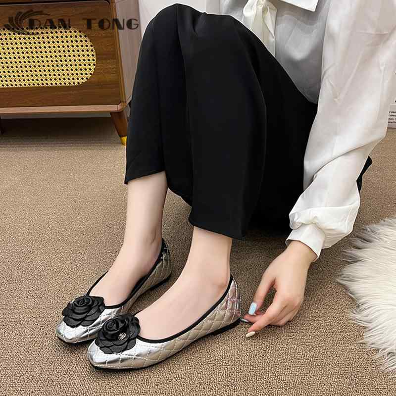 パンプス シューズ レディース スクエアトゥ 柔らかい フラット シューズフラット 銀 金 黒 花 フラワー 歩きやすい 個性的 高級感 豪華 ゴージャス 春夏 秋 冬 きれいめ おしゃれ エレガント かわいい 大きいサイズ 大人 オフィス デート
