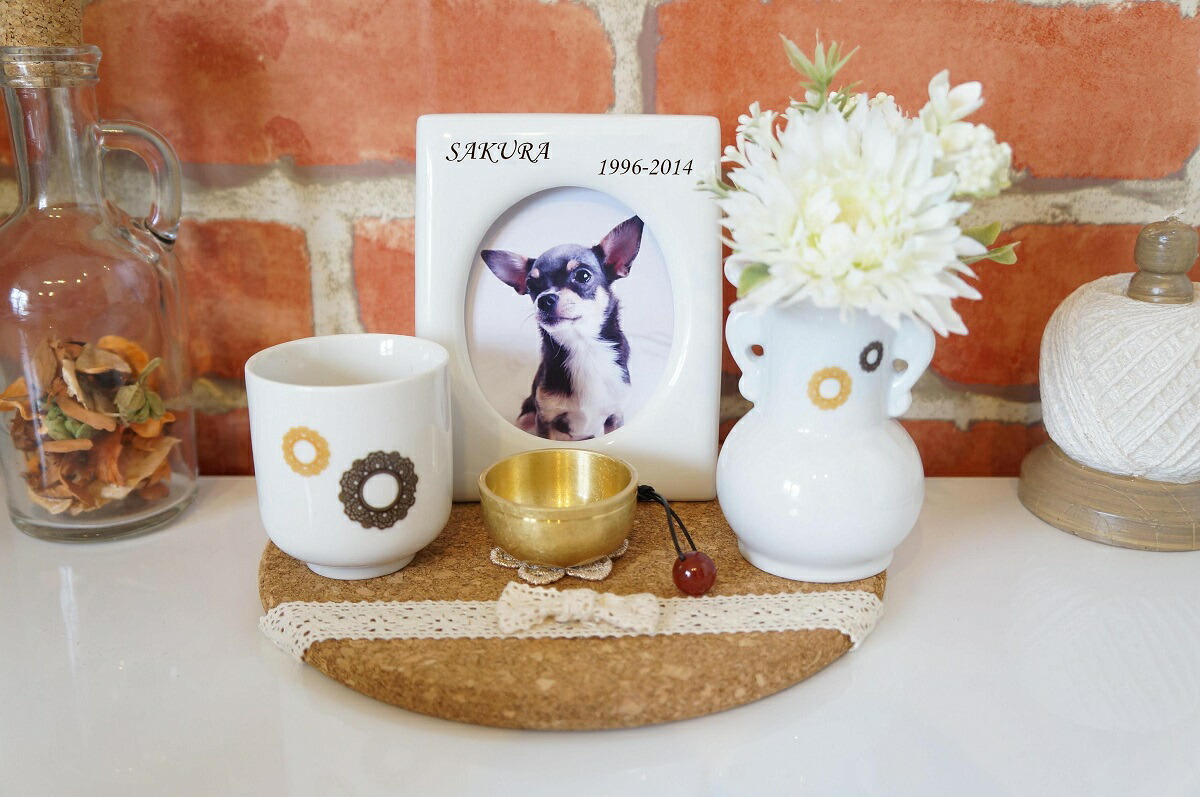 お名前 Cocoro ブラウン 澄んだ音色 おりん付き 入り 送料無料 セット 人形 ご供養 かわいいペット仏具火を使わない安全なペット 仏具セット 省スペースでのご供養におすすめです お写真立てに お名前と命日が入ります 写真立て ふくふくやま 命日 セット 火を