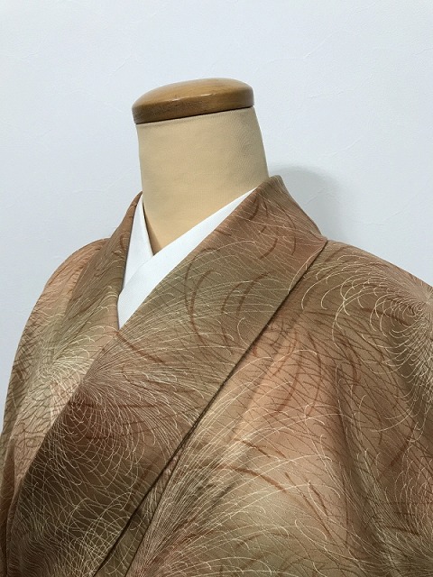 【中古】 Mサイズ 小紋 化繊 ブラウンぼかし地に菊花模様 袷着物 洗える着物 最強配送 シーズン春