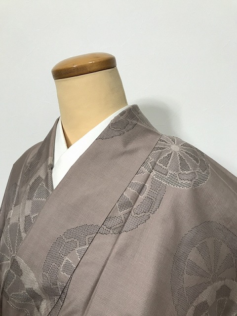 【中古】Sサイズ 紬 正絹 白茶地に源氏車文様