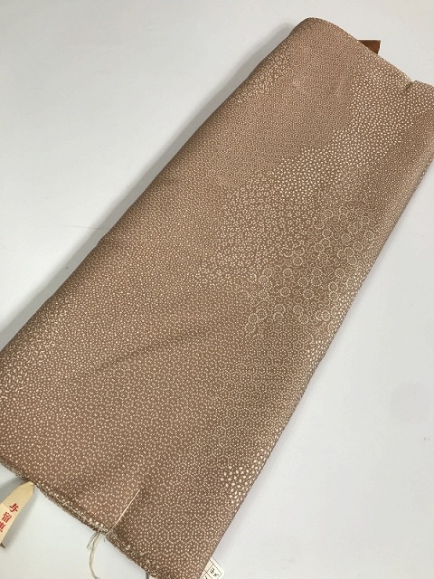 【中古】未使用 反物 正絹 小紋着尺 12ｍ 薄茶地に寄せ柄模様 湯のし済み 最強配送 シーズン春
