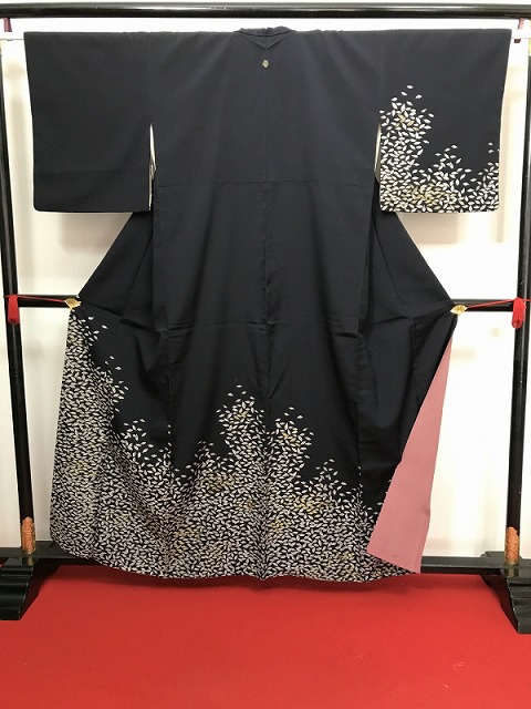 【中古】 Sサイズ 付け下げ 正絹 アンティーク 御召 付下げ訪問着 一つ紋付き 濃紺地にリーフ文様 袷着物 最強配送 シーズン春