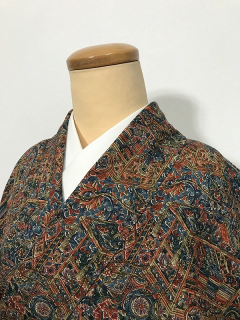 【中古】 Sサイズ 小紋 正絹 濃紺地に唐花模様 袷着物 最強配送 シーズン春