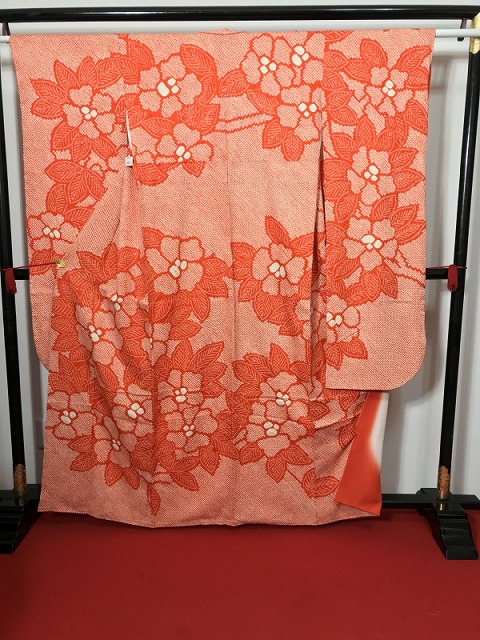 【中古】 Sサイズ 振袖 正絹 朱色地に枝花模様 絞り染め 最強配送 シーズン春