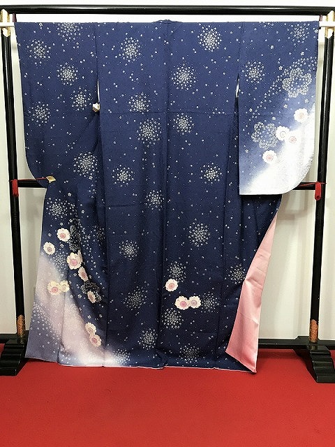 【中古】Lサイズ 振袖 正絹 濃紺地に桜模様