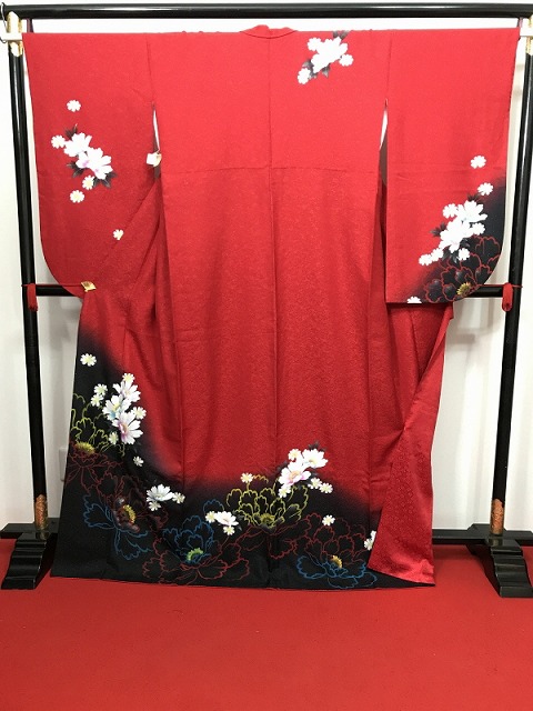 【中古】Lサイズ 振袖 正絹 赤地に牡丹模様