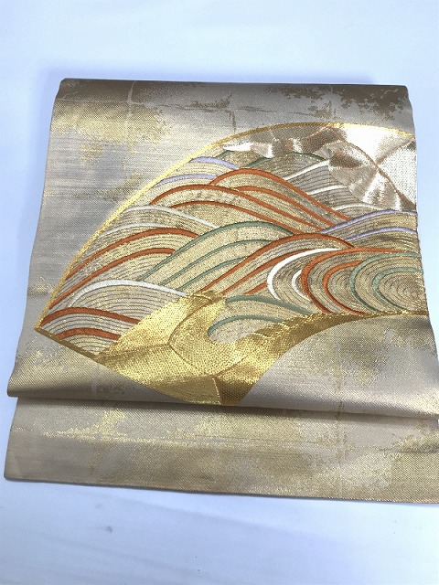 【中古】 名古屋帯 正絹 ゴールド地に地紙文様 刺繍 九寸 お太鼓柄 最強配送 シーズン春 4,050円