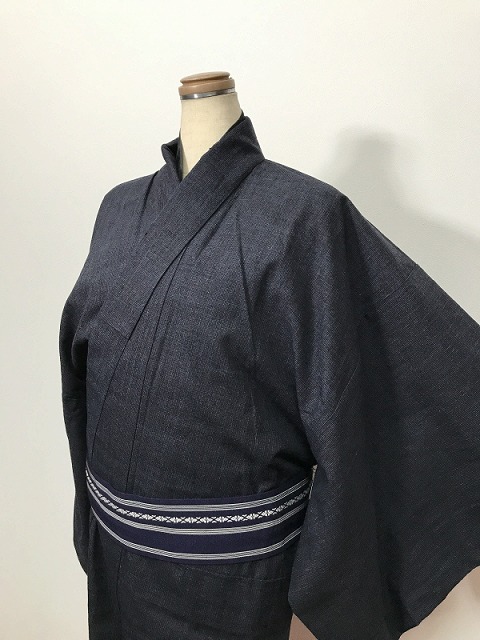 【中古】Sサイズ 紬 男物 正絹 濃紺地に格子文様