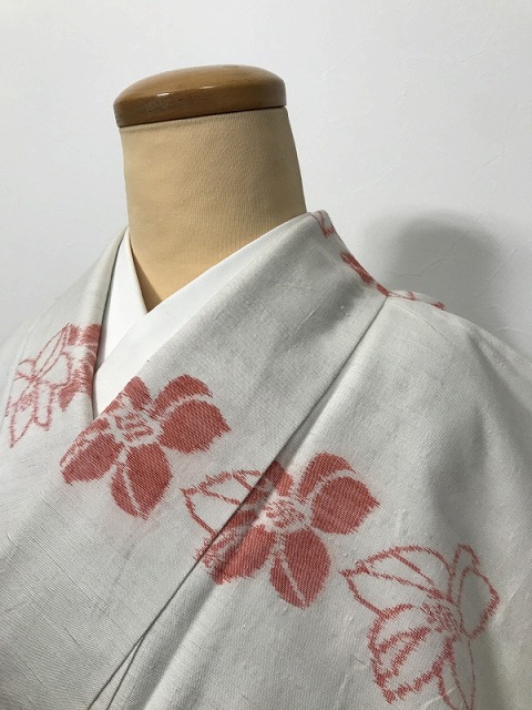 【中古】 Mサイズ 紬 正絹 薄グレー地に枝花文様 袷着物