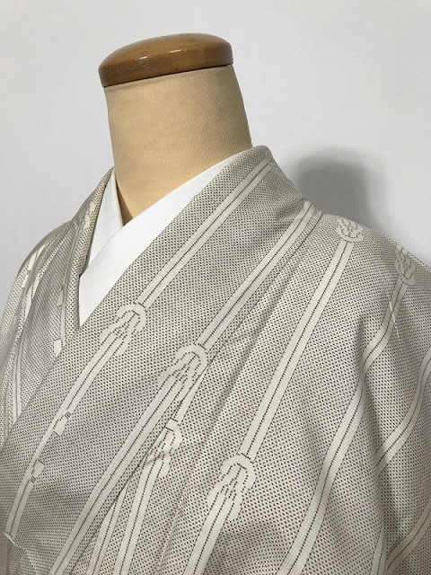 【中古】Mサイズ 紬 正絹 白地に組紐文様